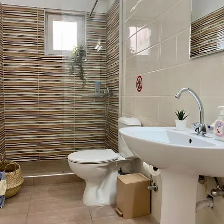 Διαμέρισμα Well-located In Town, Near The Port & - No 14