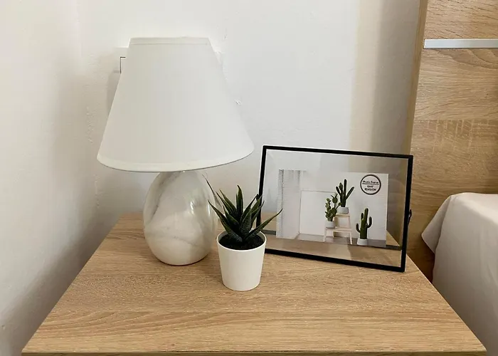 Well-located In Town, Near The Port & - No 14 Apartamento Cós