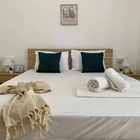 Daire Well-located In Town, Near The Port & - No 14